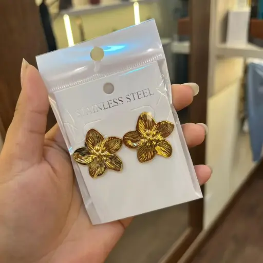 aretes dorados